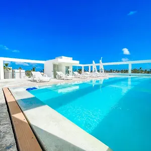 Apartment Ducassi & Beach - Playa Bavaro - Wifi - Parking - Rooftop Pool & Spa , Punta Cana